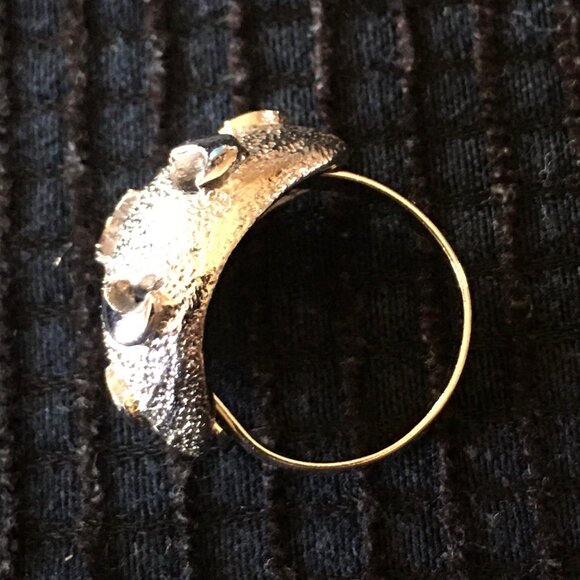NOS Vtg Textured Dome Crescent Shapes Silvertone Sarah Coventry Adjustable Ring - Picture 2 of 4